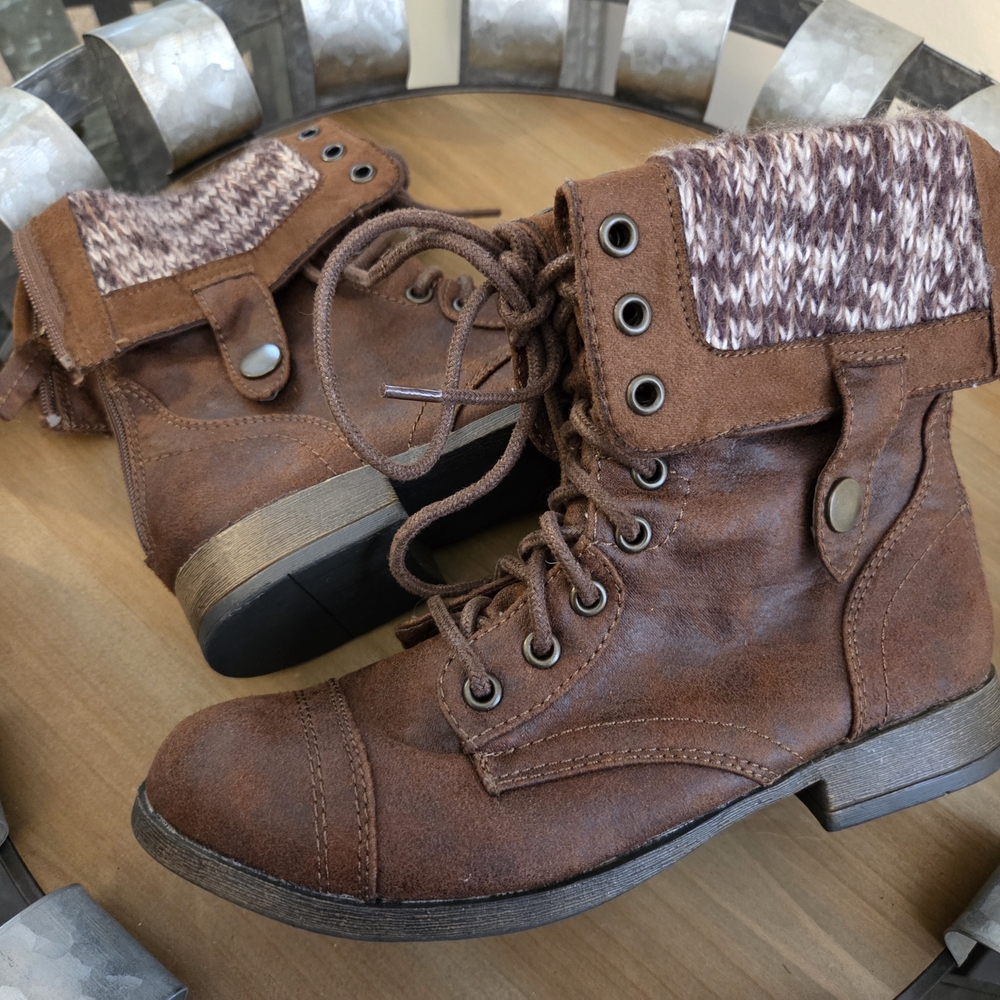Brown Lace-Up Ankle Boots with Knit Cuff